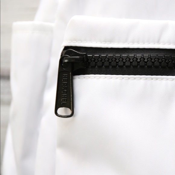 NWT Herschel Supply Co. Backpack - Picture 4 of 6